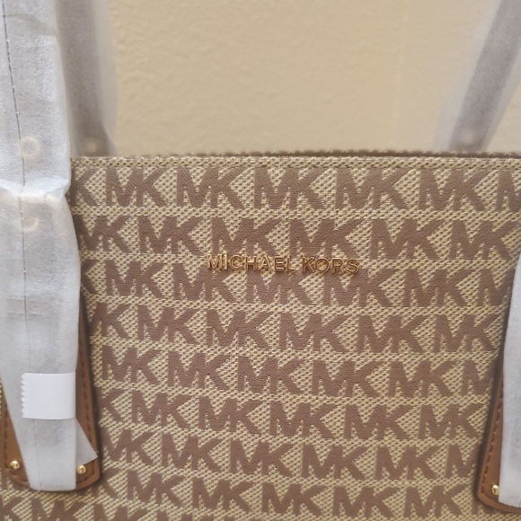 Michael kors Voyager Set Logo Jacquard East West Tote Shoulder Bag - Picture 8 of 14